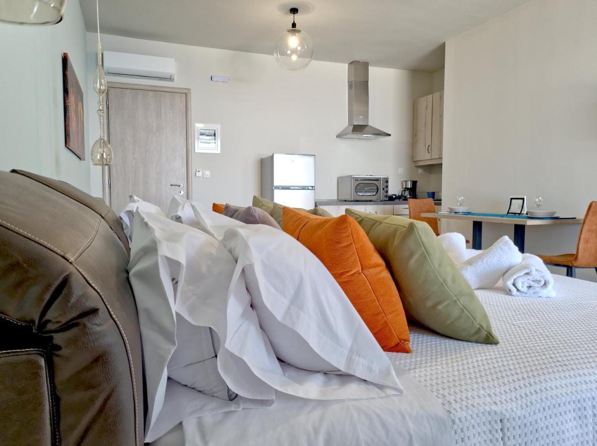 Epipleon Luxury Suites -105- Δωμάτιο 35Τμ Με Βεράντα 35Τμ Μπροστά Στη Θάλασσα Nafpaktos Екстериор снимка