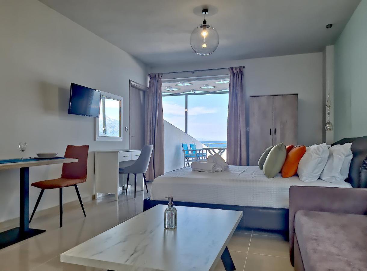 Epipleon Luxury Suites -105- Δωμάτιο 35Τμ Με Βεράντα 35Τμ Μπροστά Στη Θάλασσα Nafpaktos Екстериор снимка